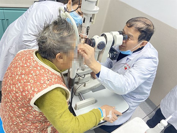 巡診現場。重慶普瑞眼科醫院供圖