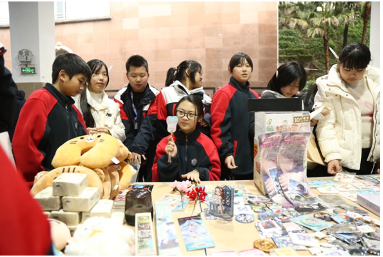 創意集市。西南大學附中供圖