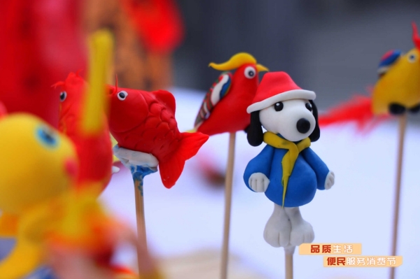 捏面人。江北區商務委供圖