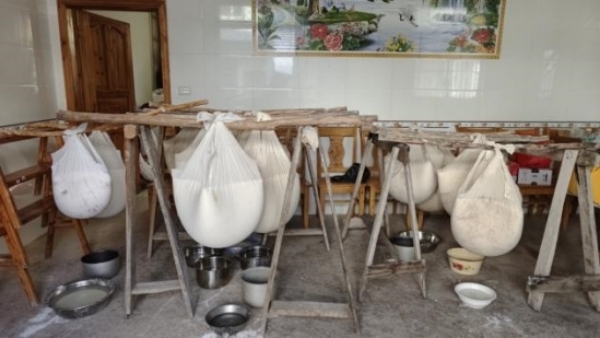 紅薯粉制作。羊市鎮供圖