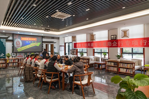 “勞模工匠助企行”專項活動現場。國網重慶永川供電公司供圖