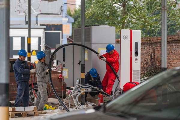 超充站建設現場。國網重慶永川供電公司供圖
