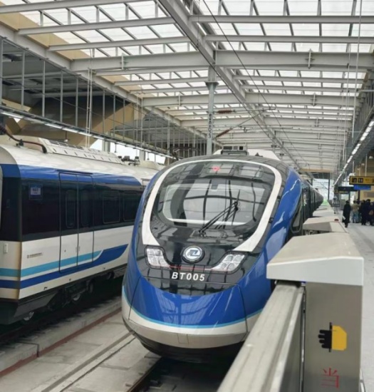 市郊鐵路璧山至銅梁線工程線路開通初期運營。重慶設計集團有限公司市政設計研究院供圖