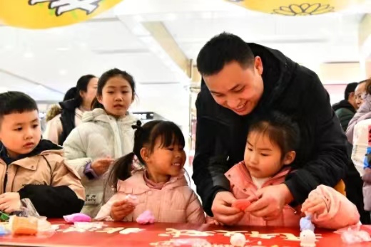 新春游園會現場。魚洞街道供圖