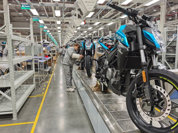 春風弘?？萍迹ㄖ貞c）有限公司生產線上熱火朝天。大渡口區融媒體中心供圖