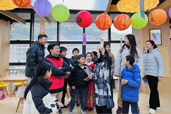 猜燈謎活動現場。程奕茹攝