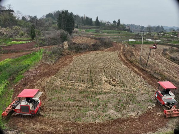 農機作業場景。重慶智慧農服集團供圖