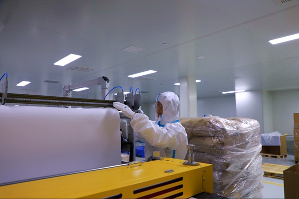 歐偌科技工作人員在車間忙碌。兩江協同創新區供圖