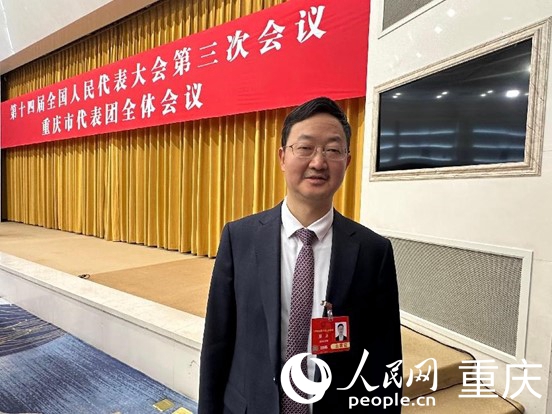 全國人大代表，中國移動重慶公司黨委書記、董事長、總經理夏泳。人民網記者 劉政寧攝