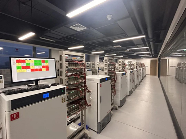 新一代電池儲能材料中試平臺。兩江協同創新區供圖