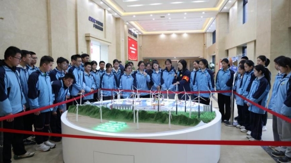 風力發電機組科普講解。主辦方供圖