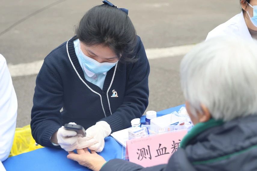 義診現場。重慶西區醫院供圖