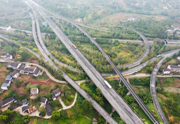 墊江區域交通網絡有序、安全、暢通。龔長浩攝