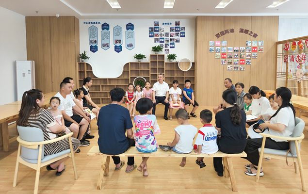 老舊小區改造后建成黨群服務中心。潼南區委宣傳部供圖