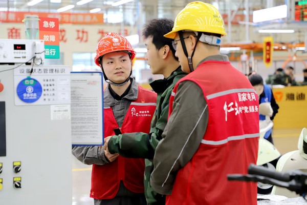 電力員工了解企業訴求。國網重慶永川供電公司供圖