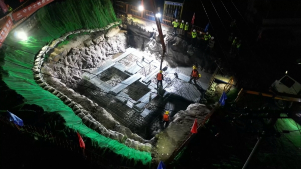 施工現場。長江沿岸鐵路集團重慶有限公司供圖