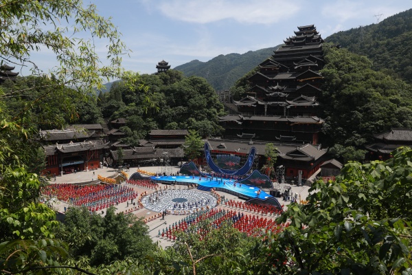 2024第十三屆中國烏江苗族踩花山節。廖唯攝