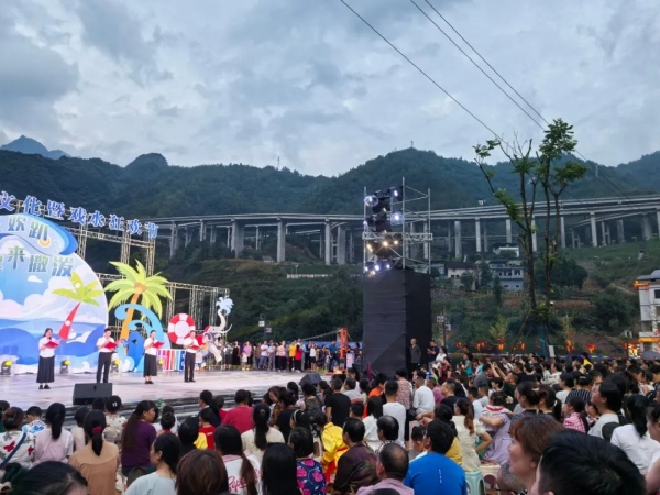 蓼子鄉戲水狂歡節。蓼子鄉供圖