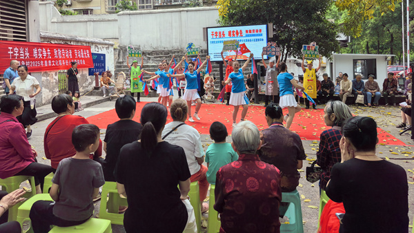 文化服務進小區現場。黃福鋼攝