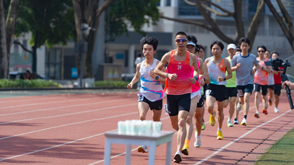 校友代表隊比賽現場。重慶理工大學供圖