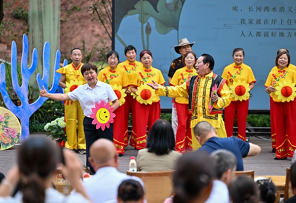 長生山歌會第二季“望南山歌友會”現場。崔景印攝