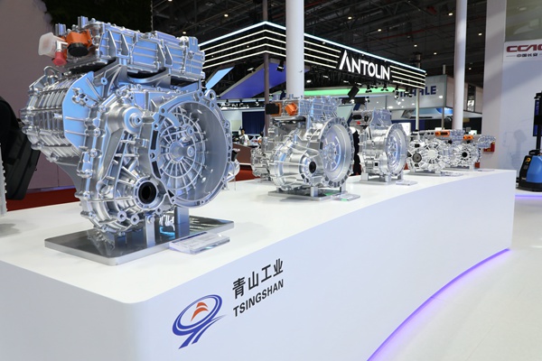 全場景電驅矩陣首秀。青山工業供圖