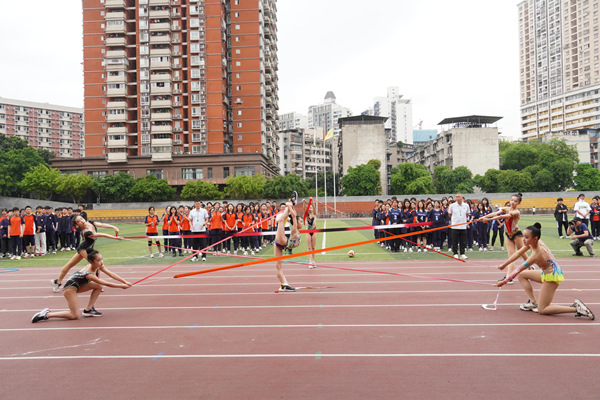 開幕式表演。重慶一中供圖