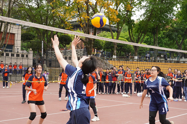 排球賽對決。重慶一中供圖