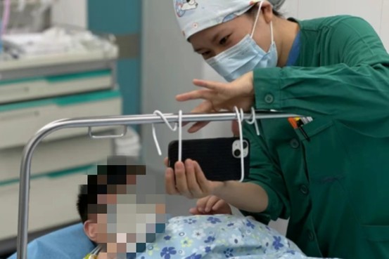 人文關懷實踐。重慶西區醫院供圖