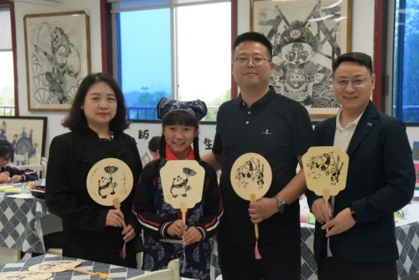 模板雕刻畫展示。主辦方供圖