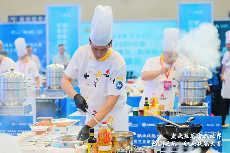 墊江石磨豆花第五代傳承人李濤。墊江縣委宣傳部供圖 第1眼TV-華龍網發