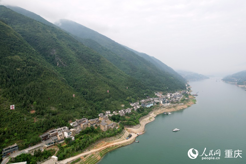 位于長江南岸的三峽里·竹枝村。人民網記者 劉政寧攝