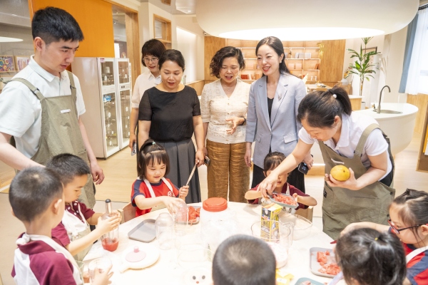 成渝學前教育代表觀摩渝中區實驗幼兒園教學實踐。渝中區實驗幼兒園供圖