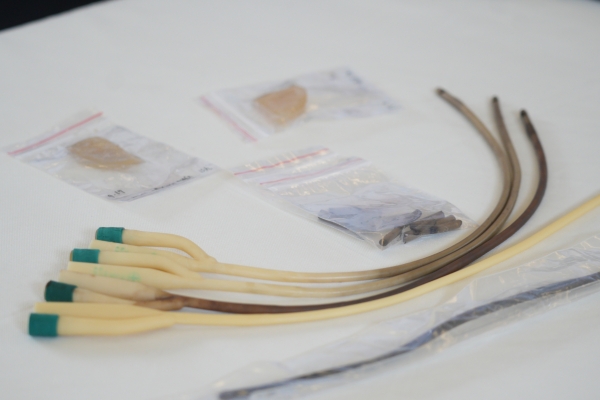 作品“基于納米銀抗菌的高強度可拉伸MXene摻雜明膠/海藻酸鈉水凝膠導尿管涂層”。重慶理工大學供圖