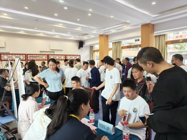 招聘會現場。忠縣人社局供圖