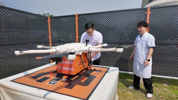 九龍坡區人民醫院啟用無人機智慧醫療運輸，周邦靜攝