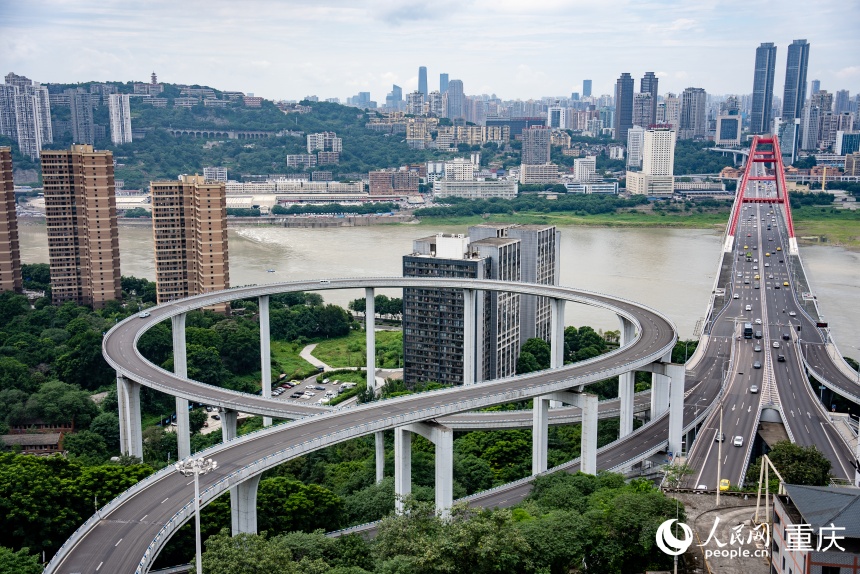 從銅元之光·天空島遠眺渝中半島。人民網記者 許崢攝