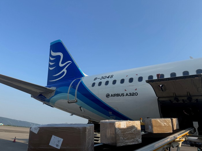 搭載貨物的華夏航空航班。華夏航空供圖