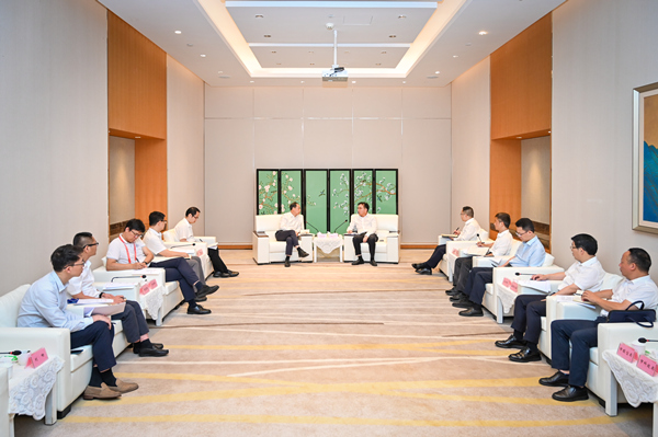 重慶大學與四川省南充市政府舉行校地合作座談會。陳林攝