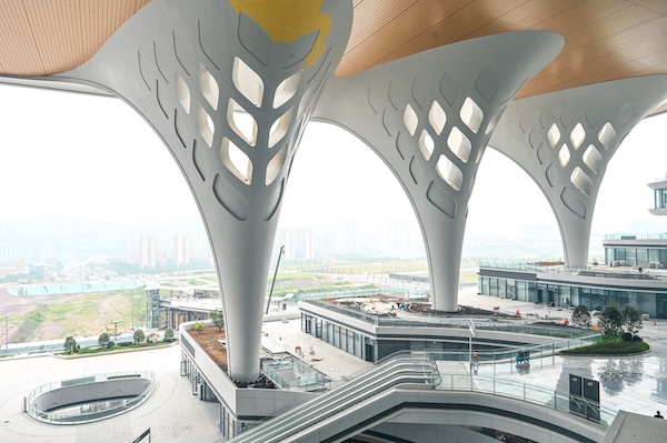 重慶東站。鄒樂攝