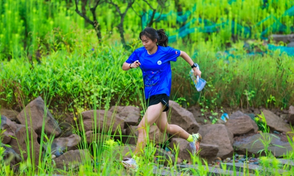 選手奮力奔跑。主辦方供圖