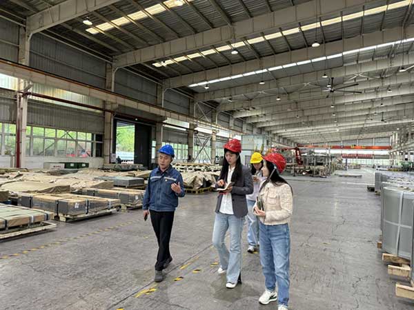 走訪客戶。廣發銀行重慶分行供圖