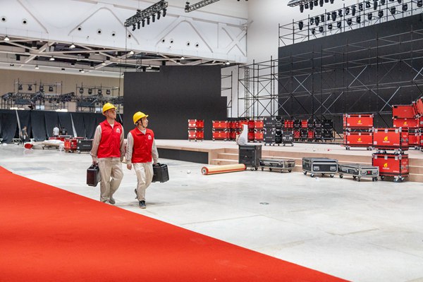 電力人員對相關場所用電安全進行檢查。國網重慶永川供電公司供圖