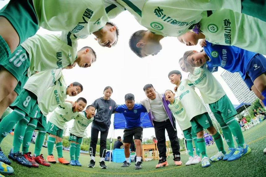 在博皓運動中心舉辦的青少年足球賽。受訪者供圖