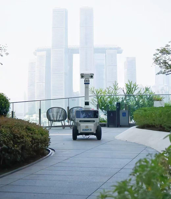 “招小巡” 智能化巡檢設備在重慶落地。招商積余重慶公司供圖