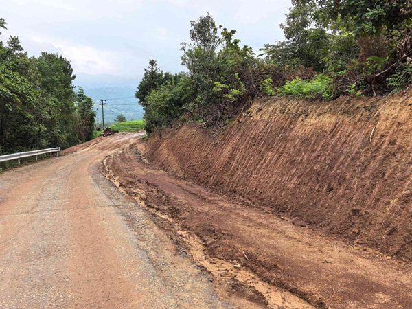拓寬的北雞路。楊晨攝
