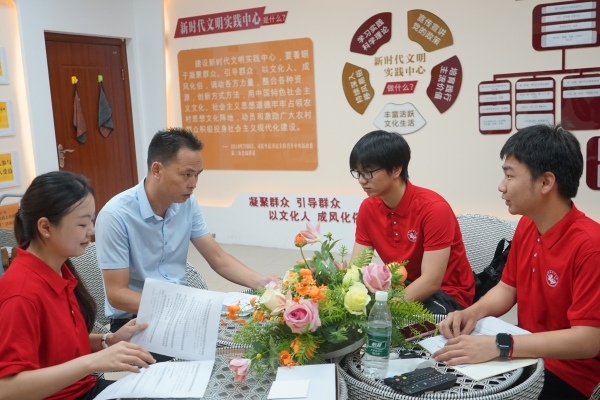 劉重輝講述傳承故事。張淋攝