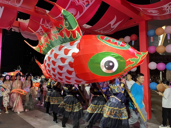 非遺魚燈巡游。受訪者供圖