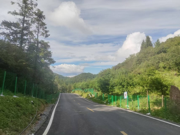 提檔升級的道路。張丁攝