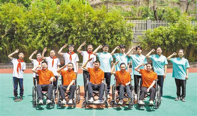 萬州區特教中心旱地冰壺隊。